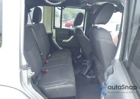 2016 Jeep Wrangler Unlimited Sahara z USA, uszkodzony, nr VIN 1C4BJWEG3GL240859